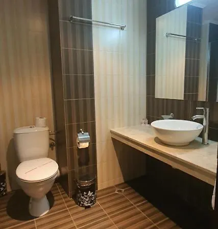 Art Babylon 4* Sluneční pobřeží