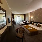 Hotel Art Babylon 4*