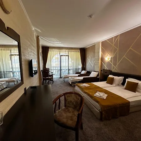 Hotel Art Babylon 4*