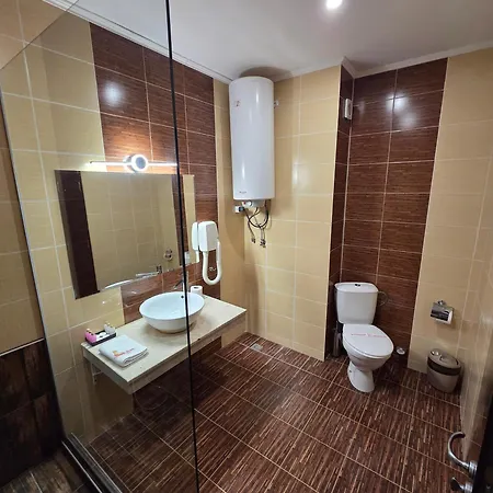 Hotel Art Babylon 4*