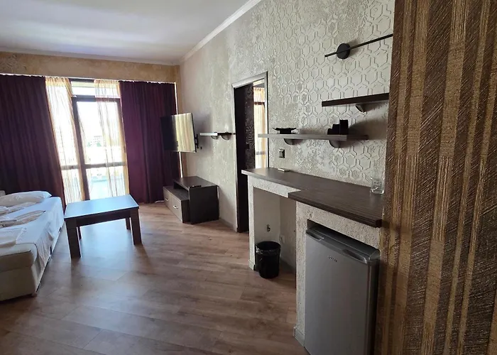 Art Babylon 阳光海滩